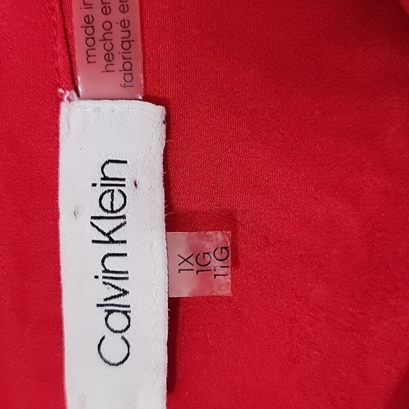 Calvin Klein Size 1X Ombre Red to White with Black Patterned Button Front Blouse - Picture 4 of 13